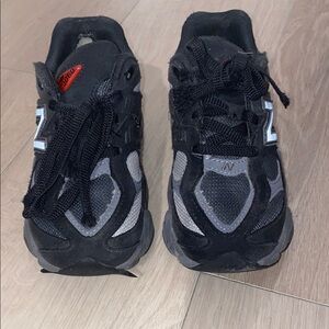 New Balance Black and Silver Athletic Shoes